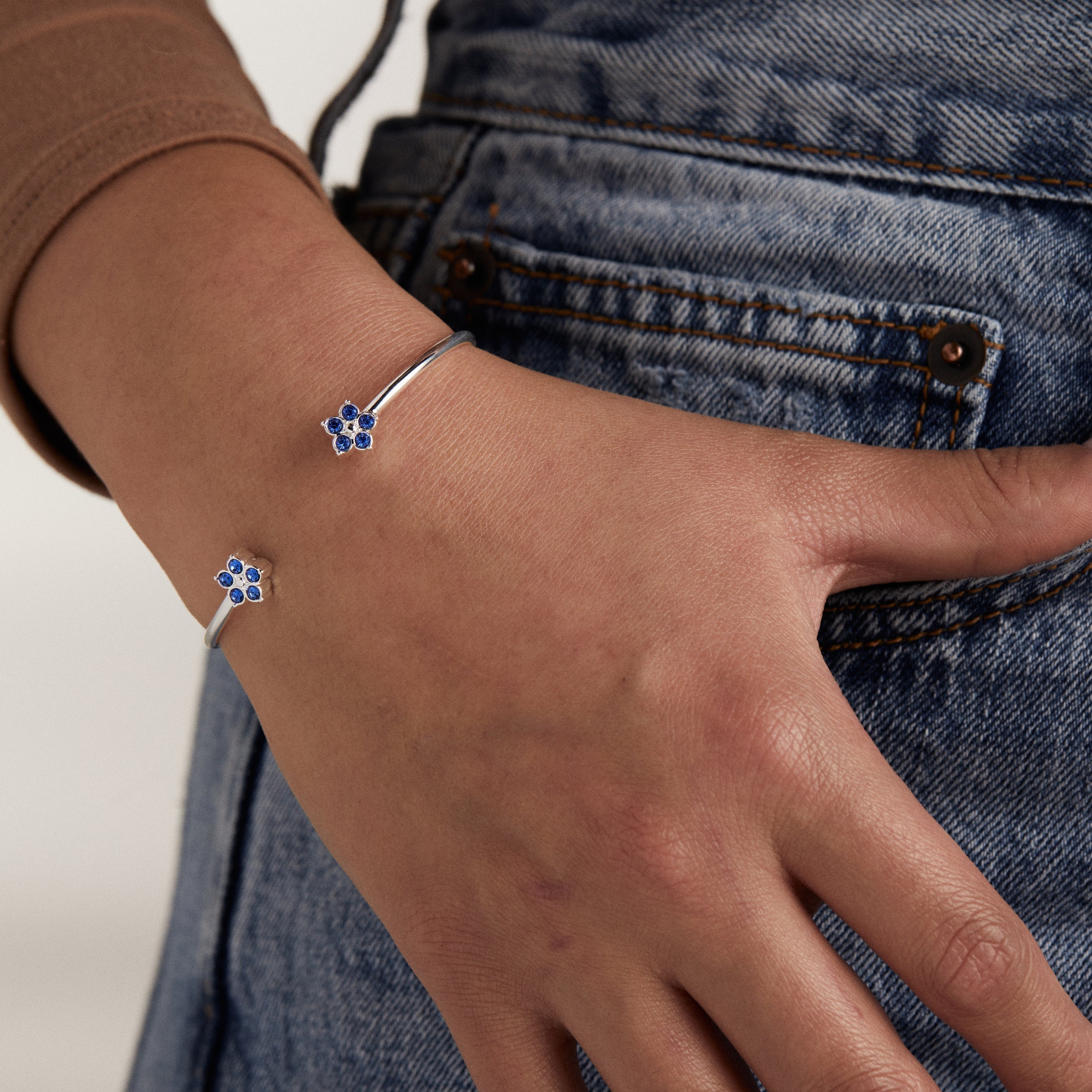 crystal-flower-flex-cuff-model-AA742923SS.jpg